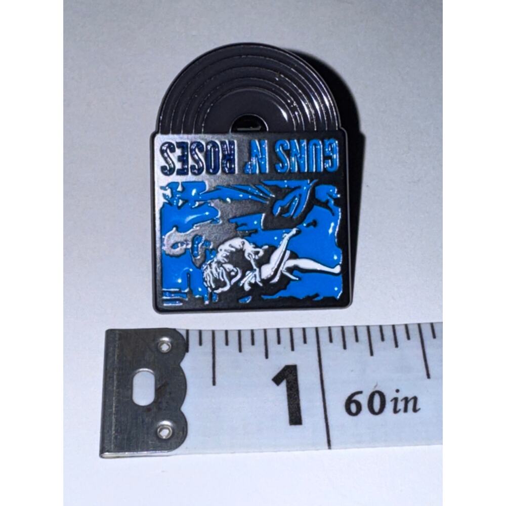 Guns N Roses GNR pin brooch